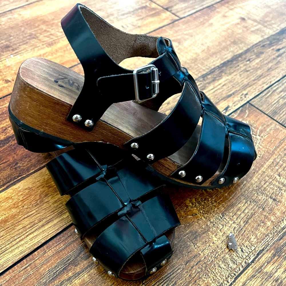 Girls Zara clogs